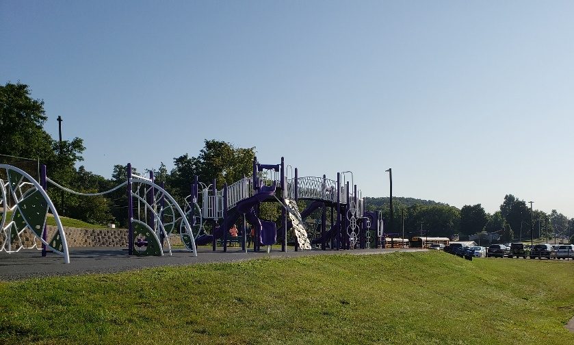 Lanesville Elementary School Lanesville, IN Snider Recreation 800.