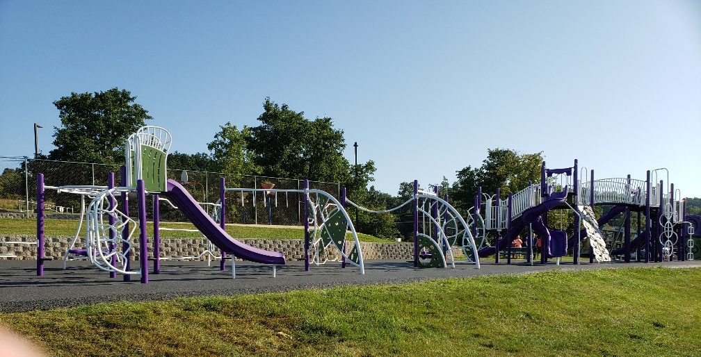 Lanesville Elementary School Lanesville, IN Snider Recreation 800.